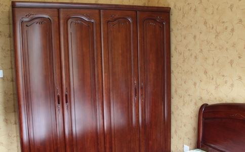 为老人选购衣柜的4大技巧 老人衣柜 衣柜选购 老人衣柜怎么选